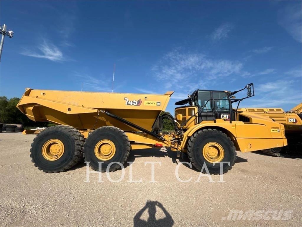 CAT 745 Зчленовані самоскиди