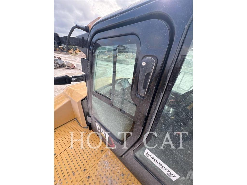 CAT 745 Зчленовані самоскиди