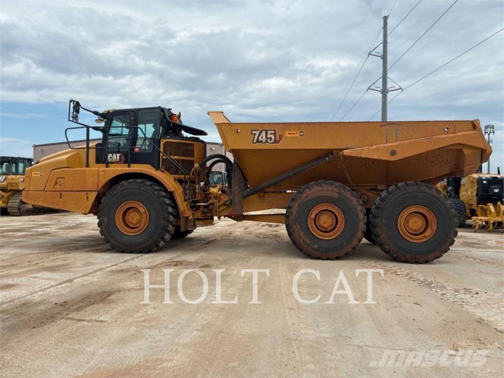 CAT 745 Зчленовані самоскиди