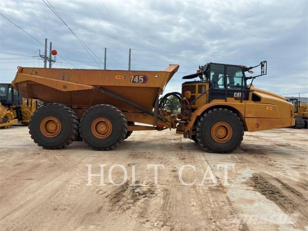 CAT 745 Зчленовані самоскиди