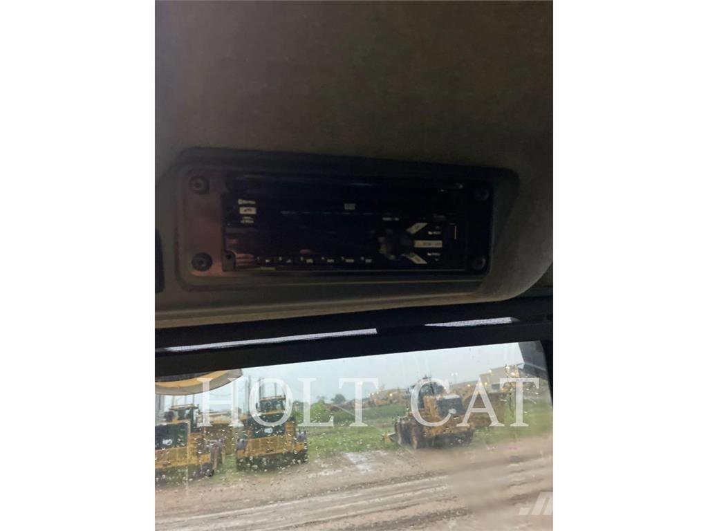 CAT 745 Зчленовані самоскиди