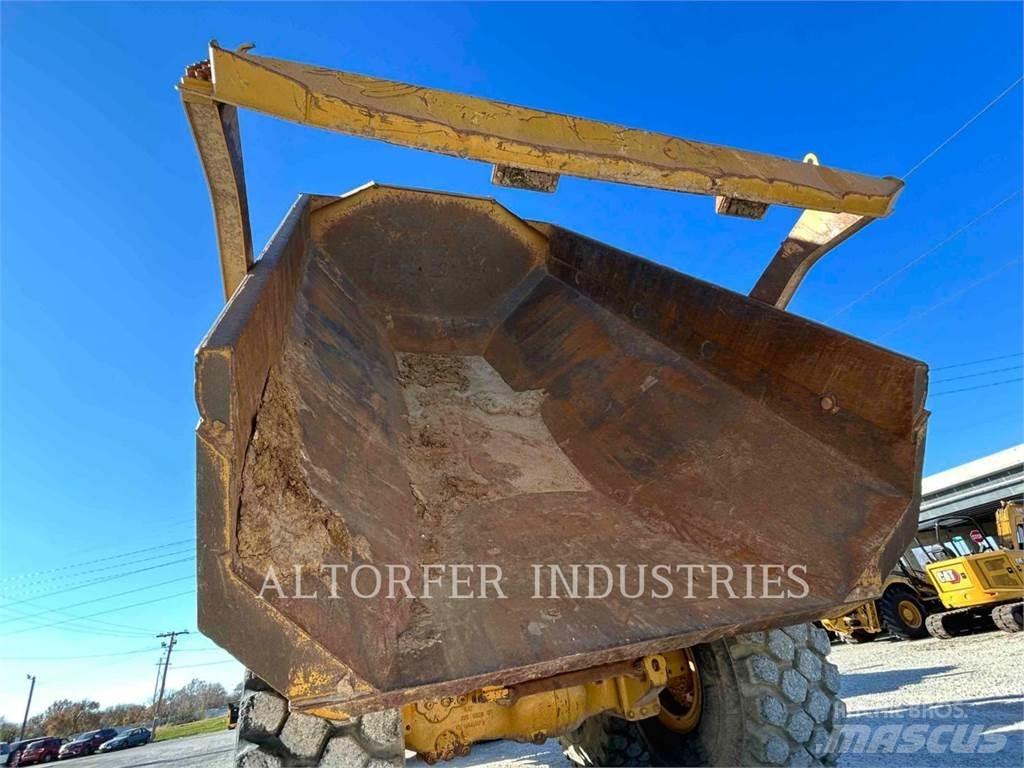 CAT 745 Зчленовані самоскиди