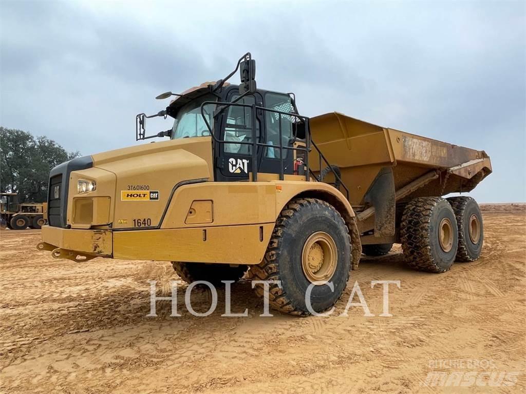 CAT 745-04 Зчленовані самоскиди