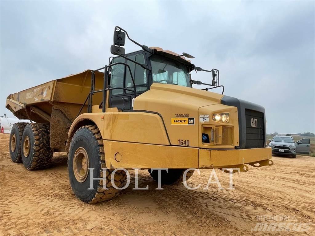 CAT 745-04 Зчленовані самоскиди