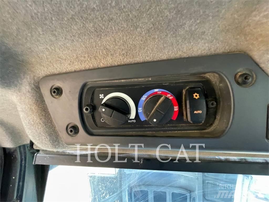 CAT 745-04 Зчленовані самоскиди