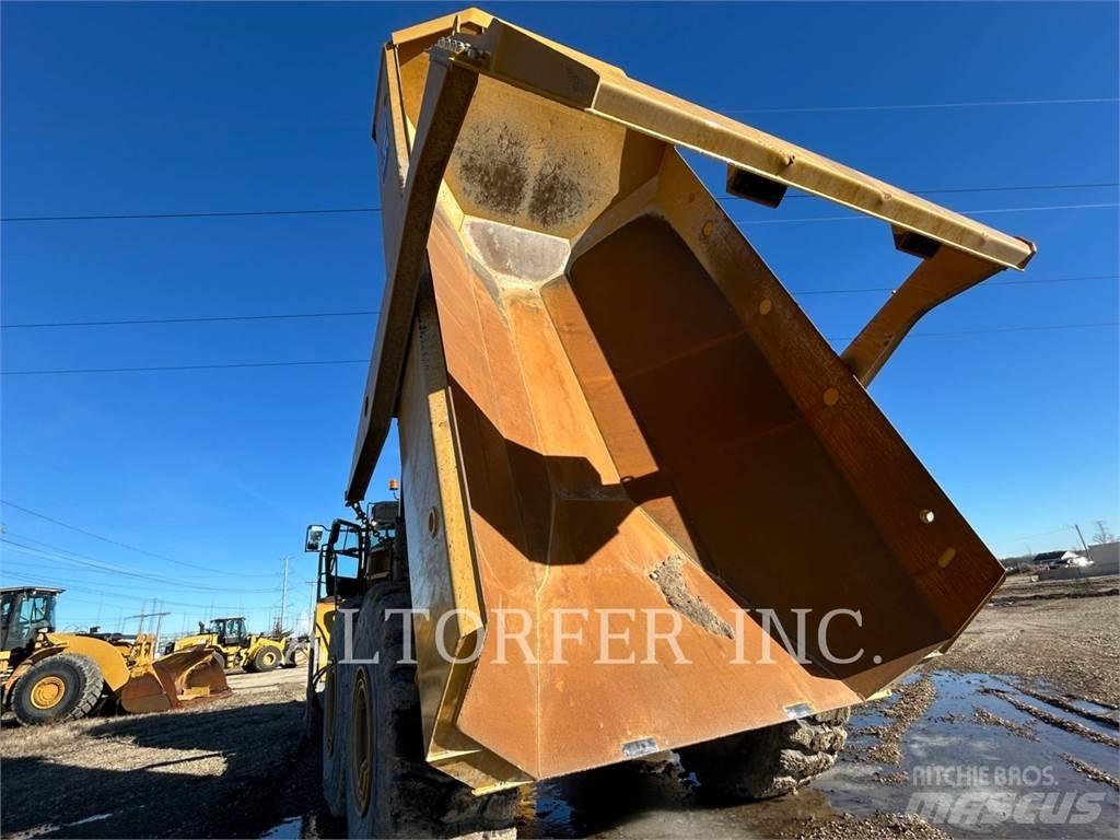 CAT 745-04 Зчленовані самоскиди