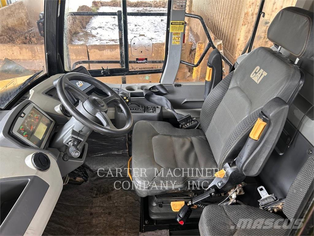 CAT 745-04 Зчленовані самоскиди