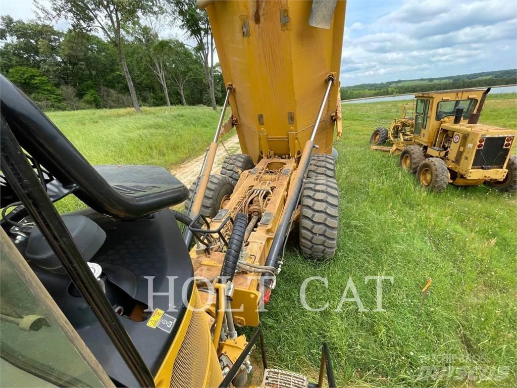 CAT 745-04 Зчленовані самоскиди