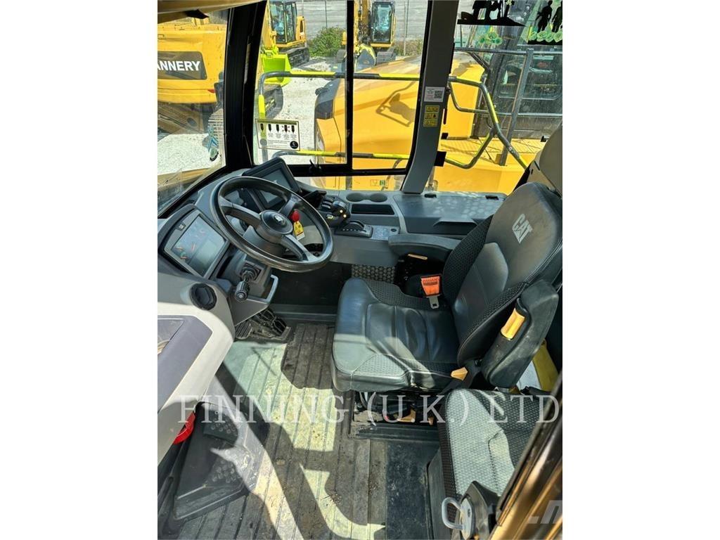 CAT 745-04 Зчленовані самоскиди