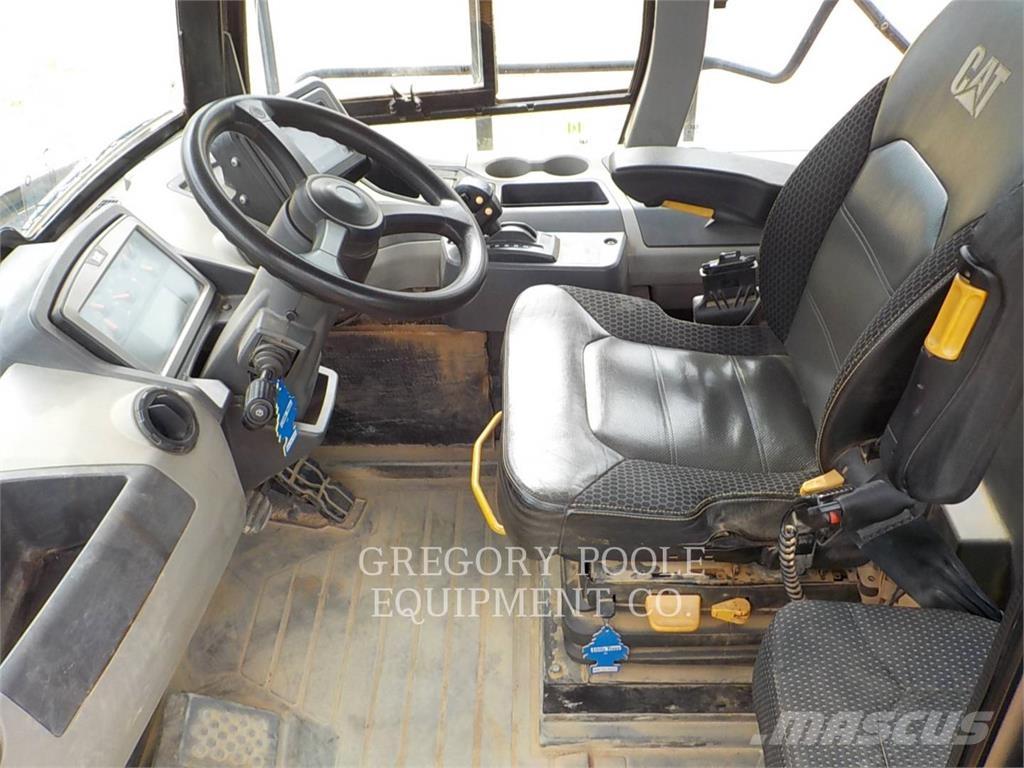 CAT 745-04 Зчленовані самоскиди