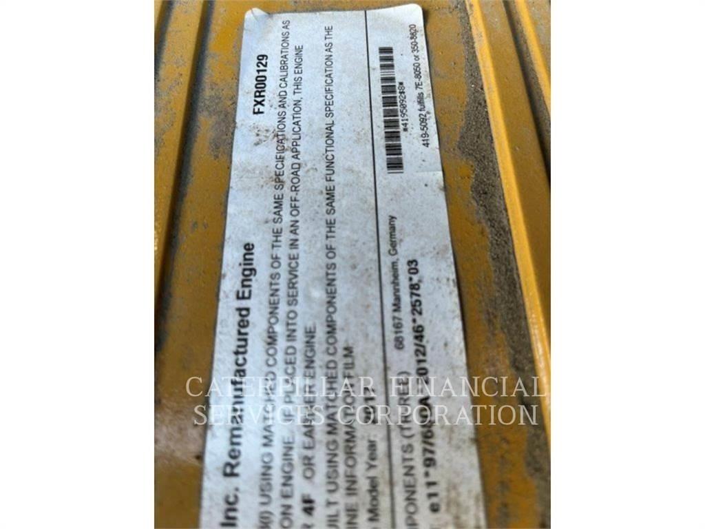 CAT 745-04A Зчленовані самоскиди