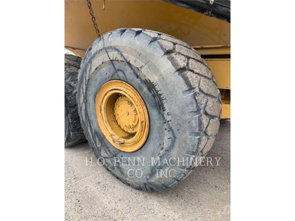 CAT 745 C Зчленовані самоскиди