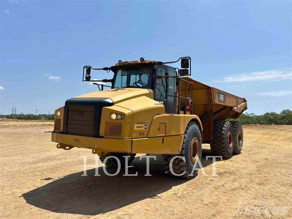 CAT 74504 Зчленовані самоскиди