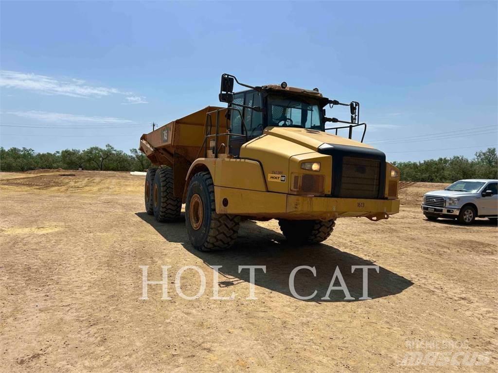 CAT 74504 Зчленовані самоскиди