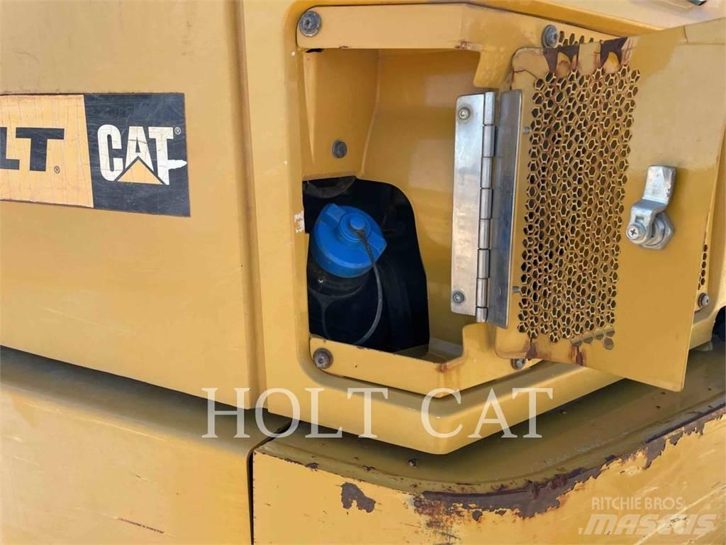 CAT 74504 Зчленовані самоскиди