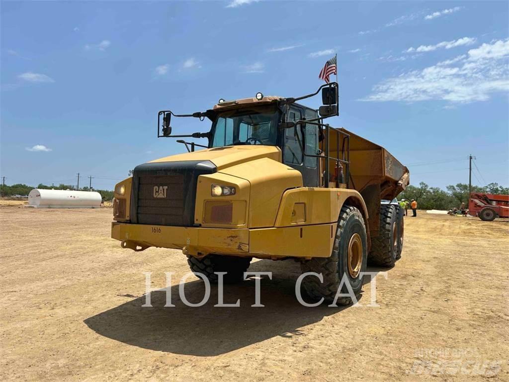 CAT 74504 Зчленовані самоскиди