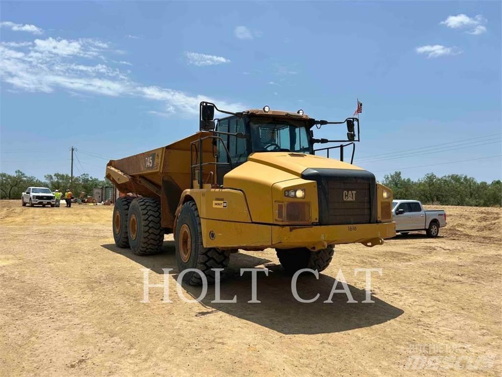 CAT 74504 Зчленовані самоскиди