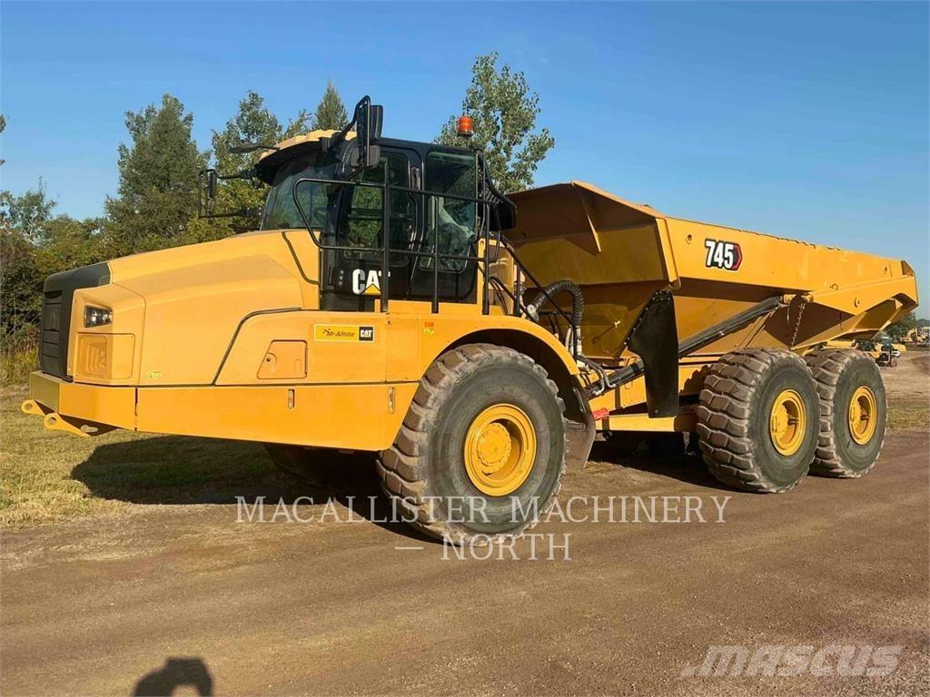 CAT 74504 Зчленовані самоскиди
