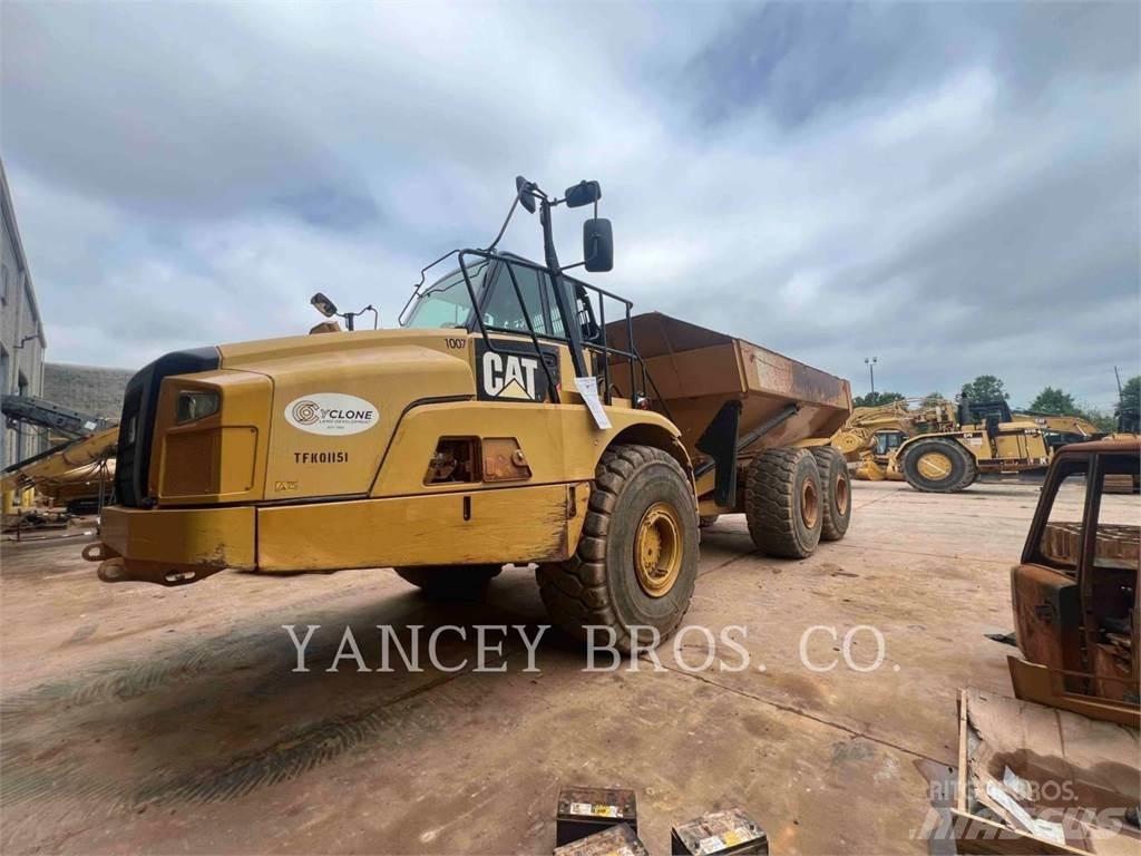 CAT 745C Зчленовані самоскиди