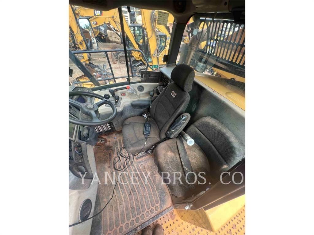 CAT 745C Зчленовані самоскиди