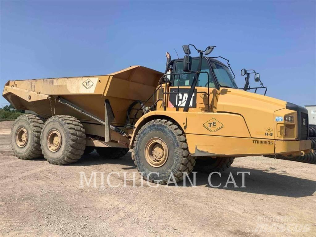 CAT 745C Зчленовані самоскиди