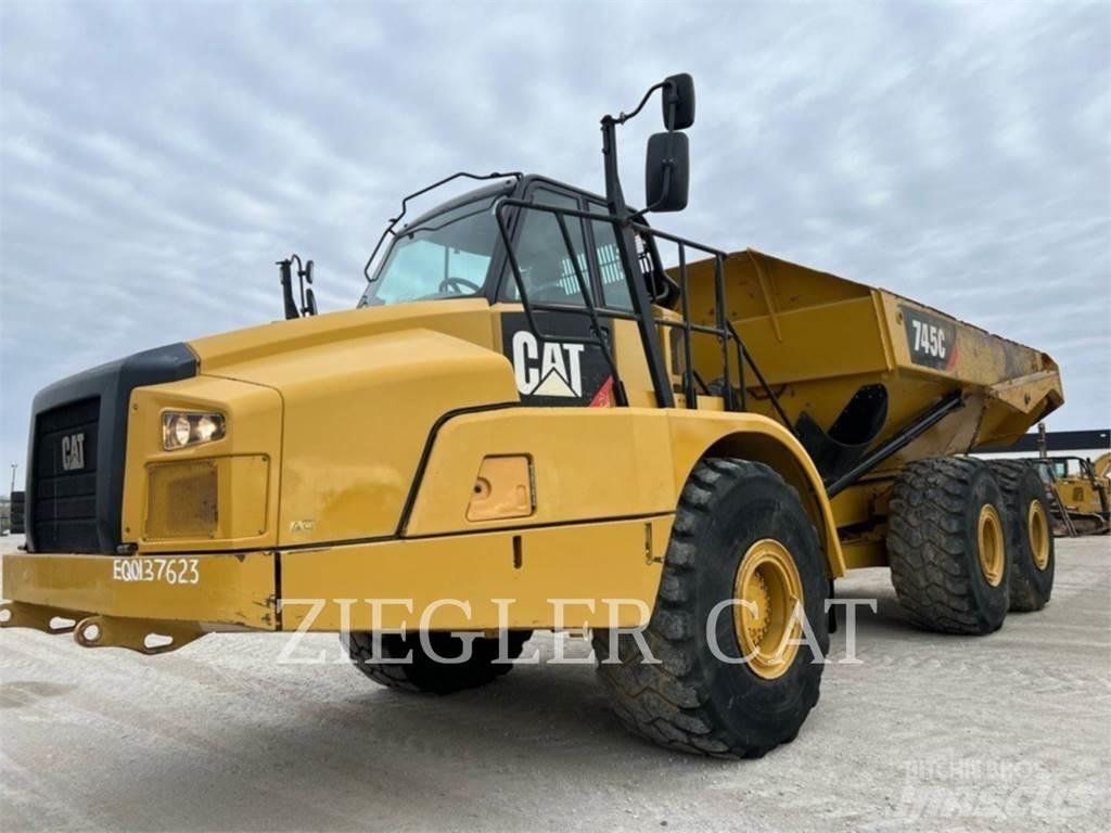 CAT 745C Зчленовані самоскиди
