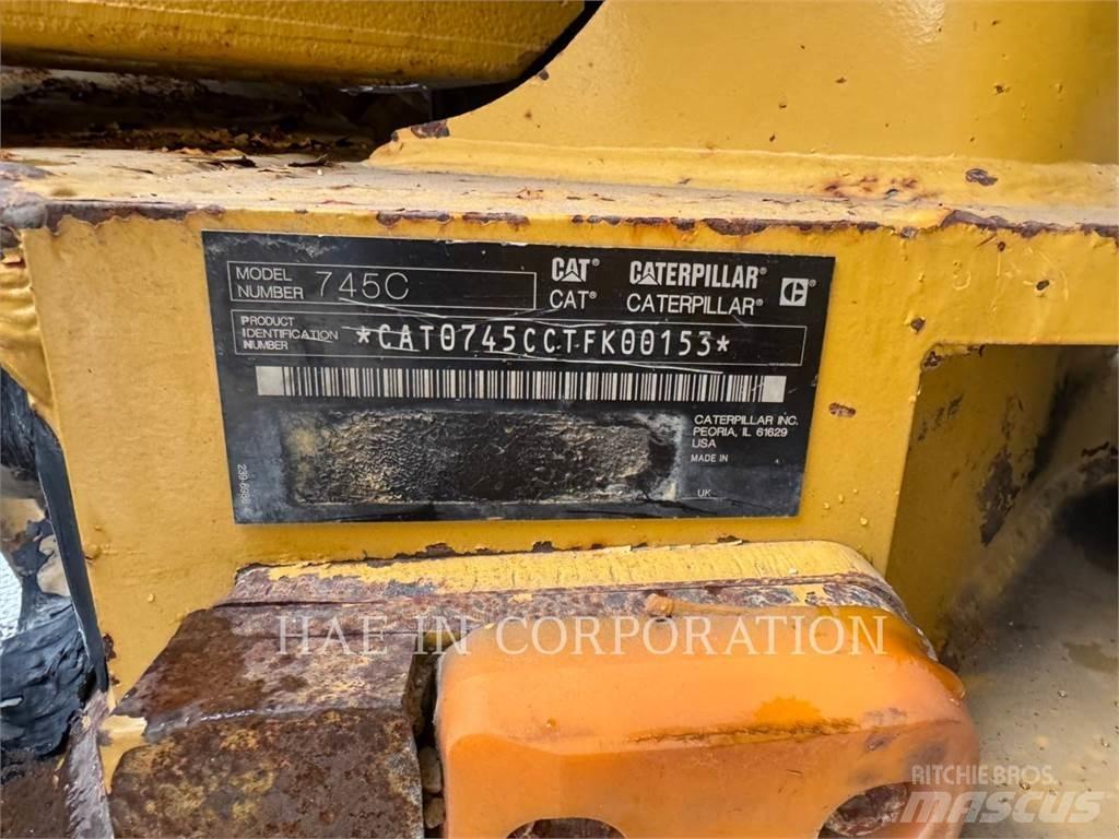 CAT 745C Зчленовані самоскиди