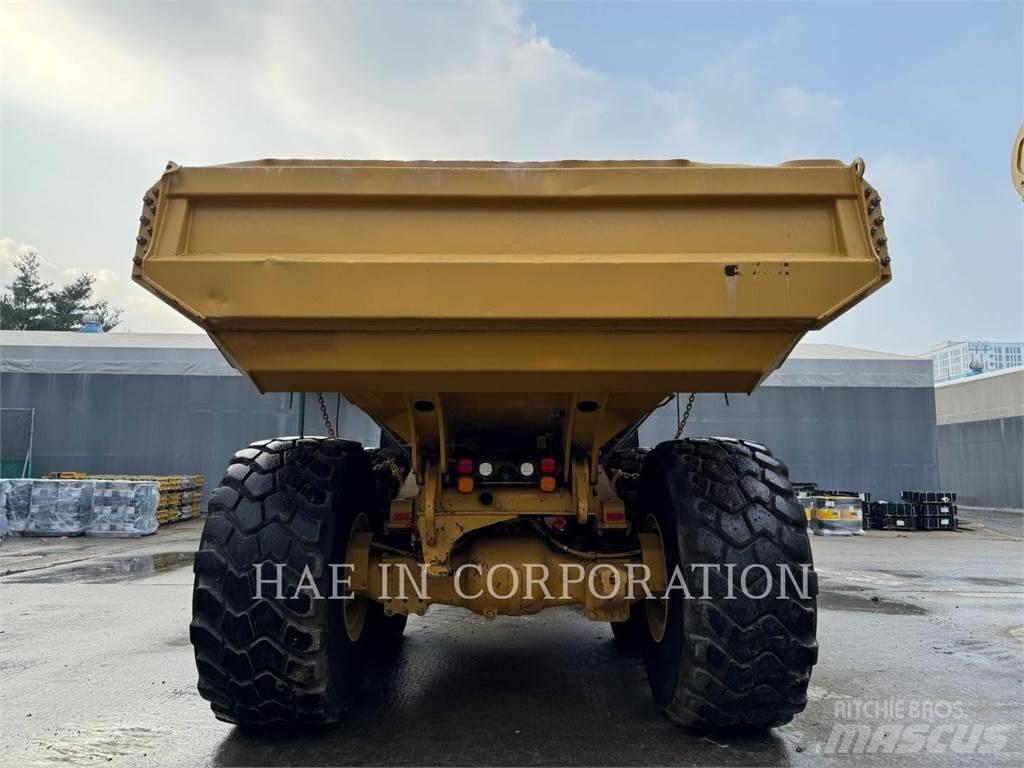 CAT 745C Зчленовані самоскиди