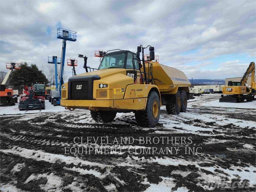 CAT 745C Поливальні машини