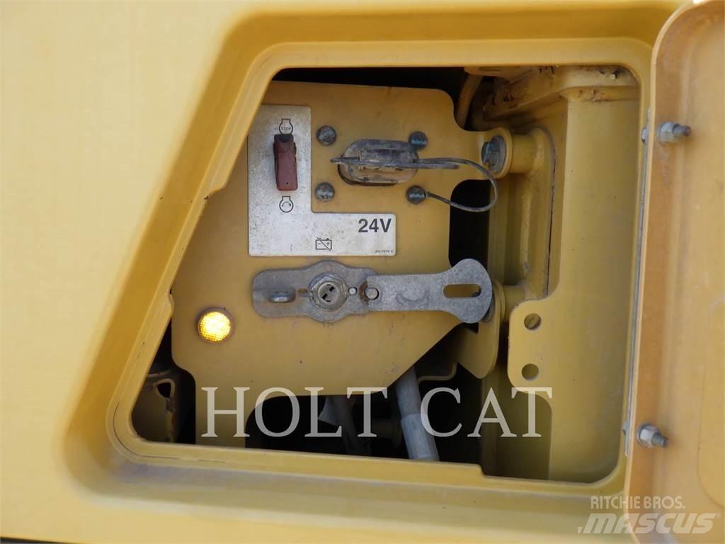 CAT 745C Зчленовані самоскиди