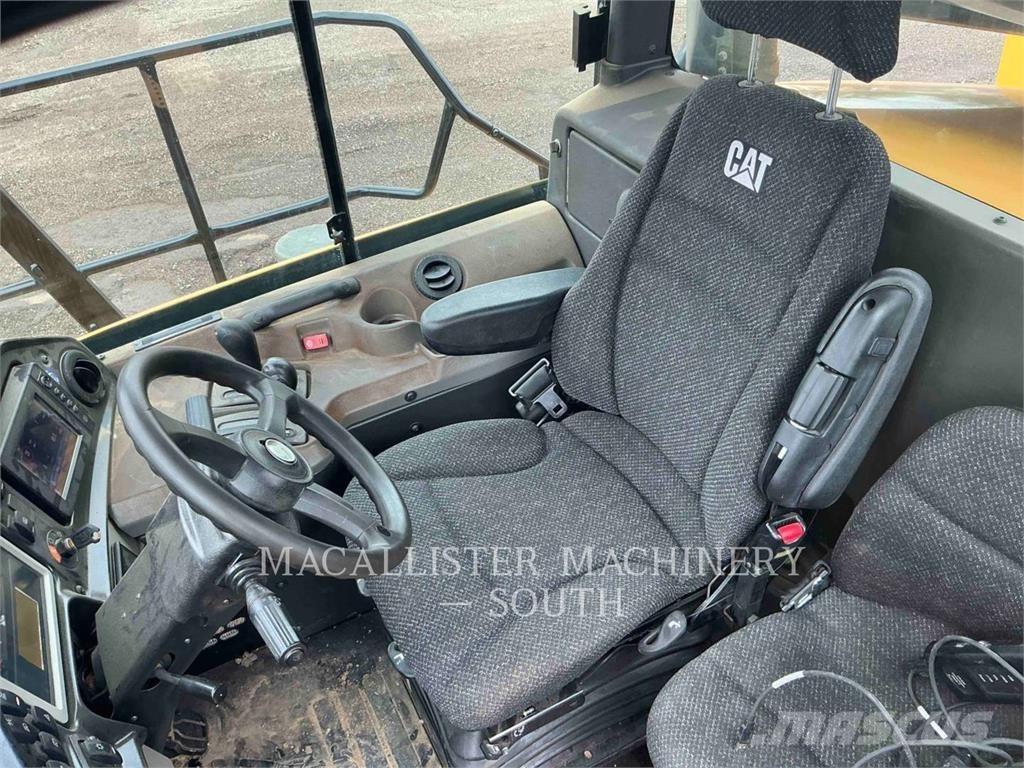 CAT 745C Зчленовані самоскиди