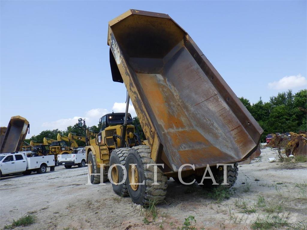 CAT 745C Зчленовані самоскиди