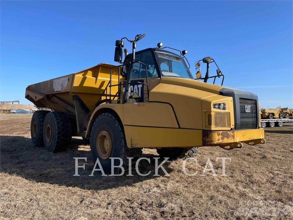 CAT 745C Зчленовані самоскиди