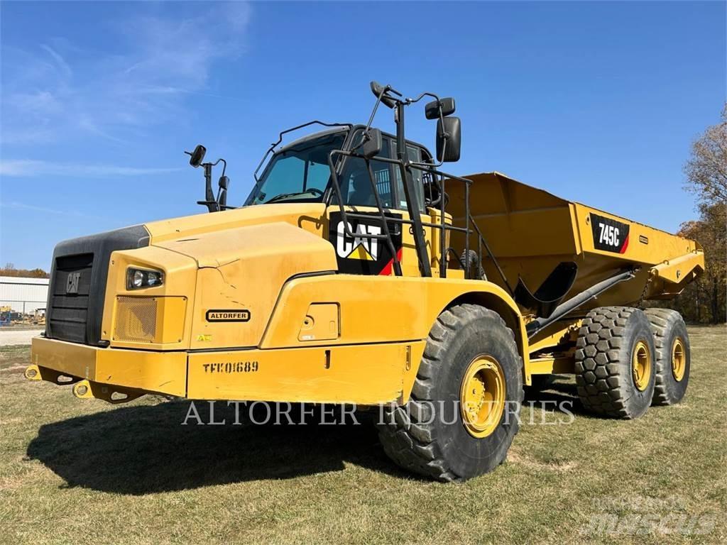 CAT 745C Зчленовані самоскиди