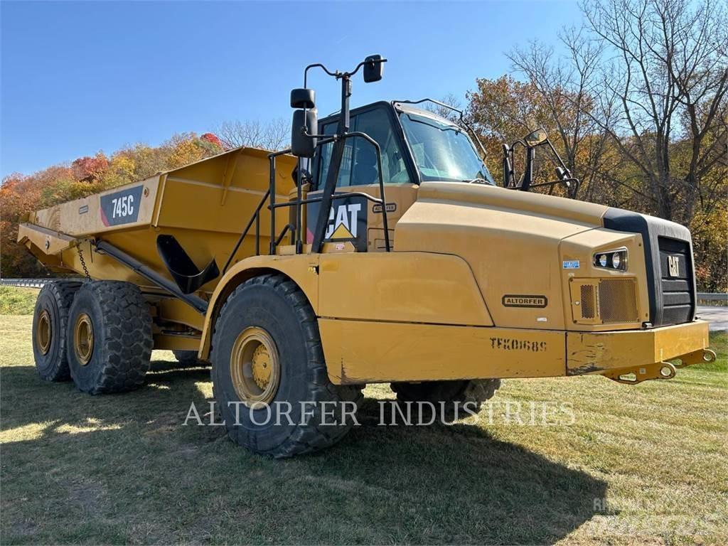 CAT 745C Зчленовані самоскиди