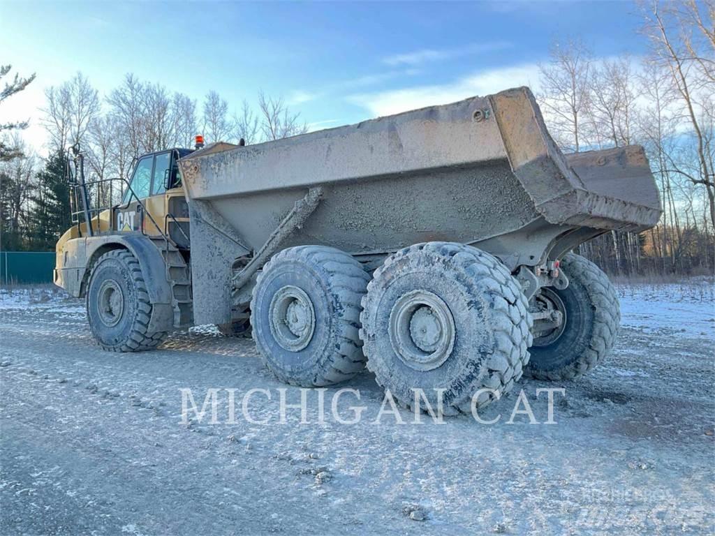 CAT 745C T Зчленовані самоскиди