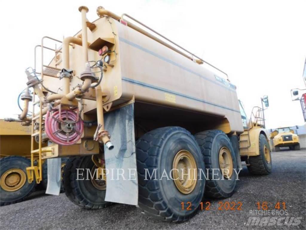 CAT 745C WT Поливальні машини