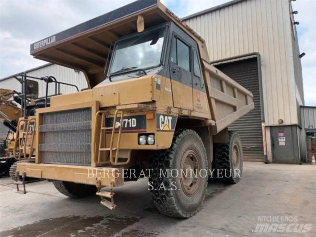 CAT 771D Зчленовані самоскиди