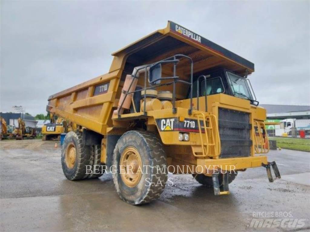CAT 771D Зчленовані самоскиди
