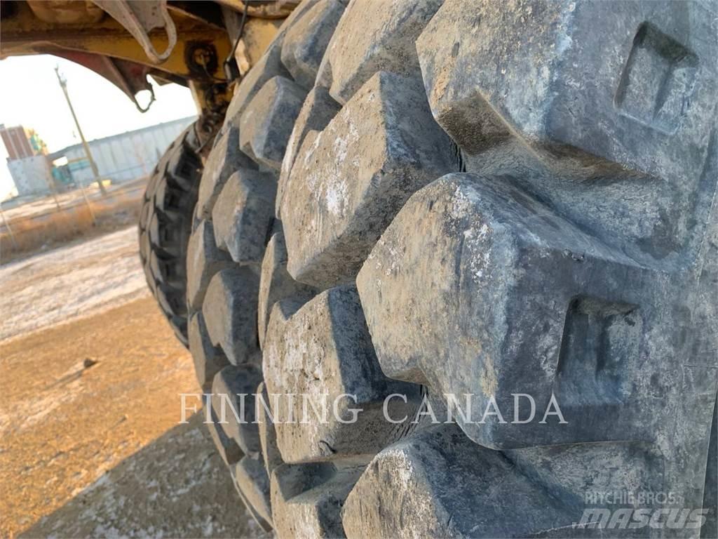 CAT 772 Зчленовані самоскиди