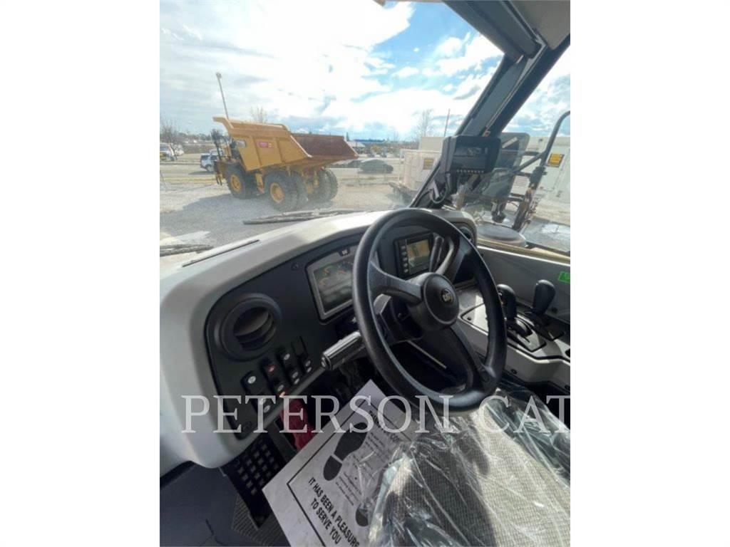 CAT 772G Запчастини для бетонної техніки