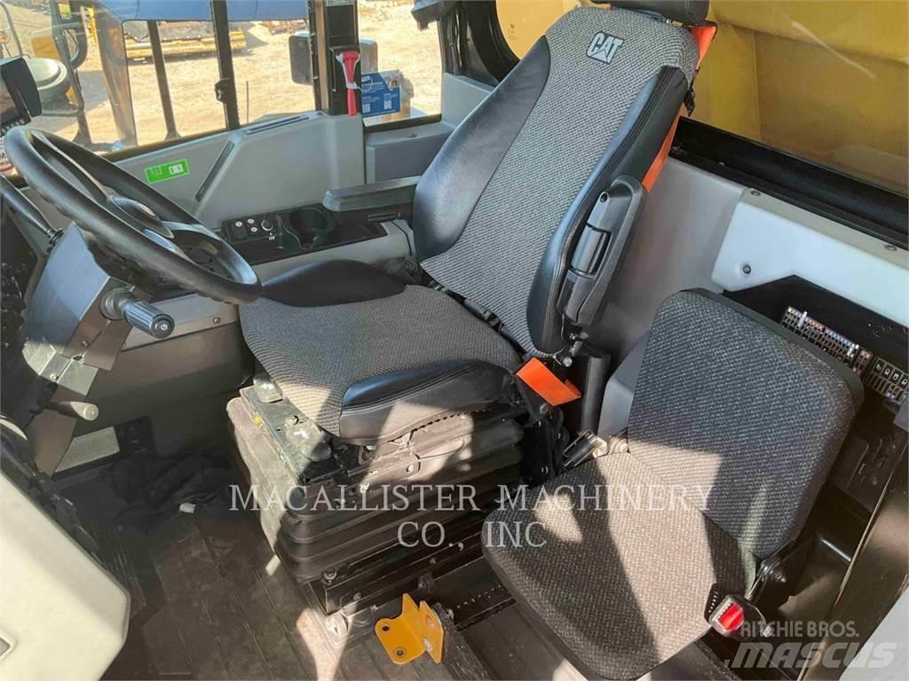 CAT 772G Зчленовані самоскиди