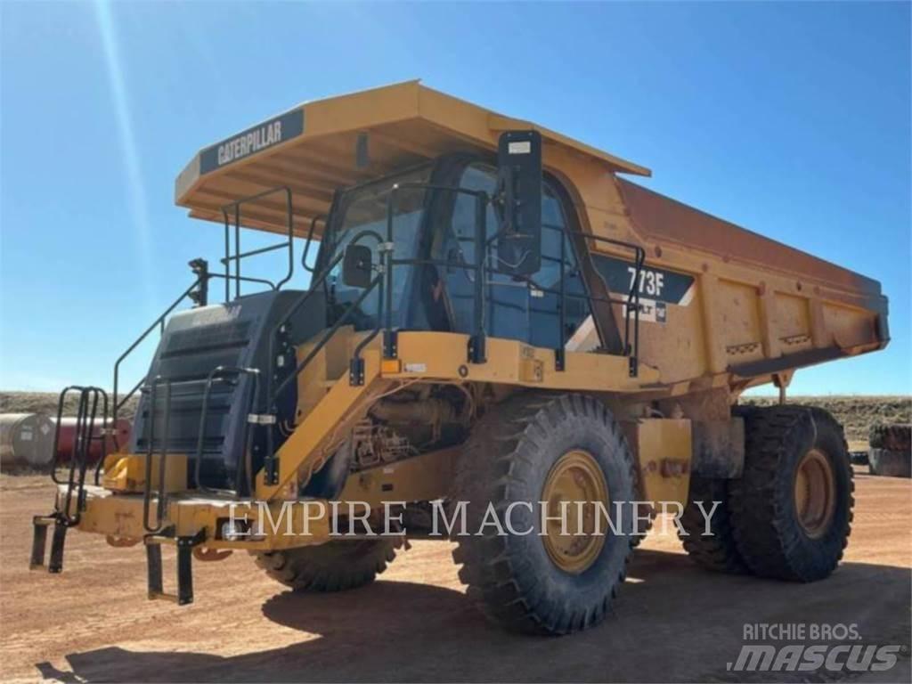 CAT 773F Зчленовані самоскиди
