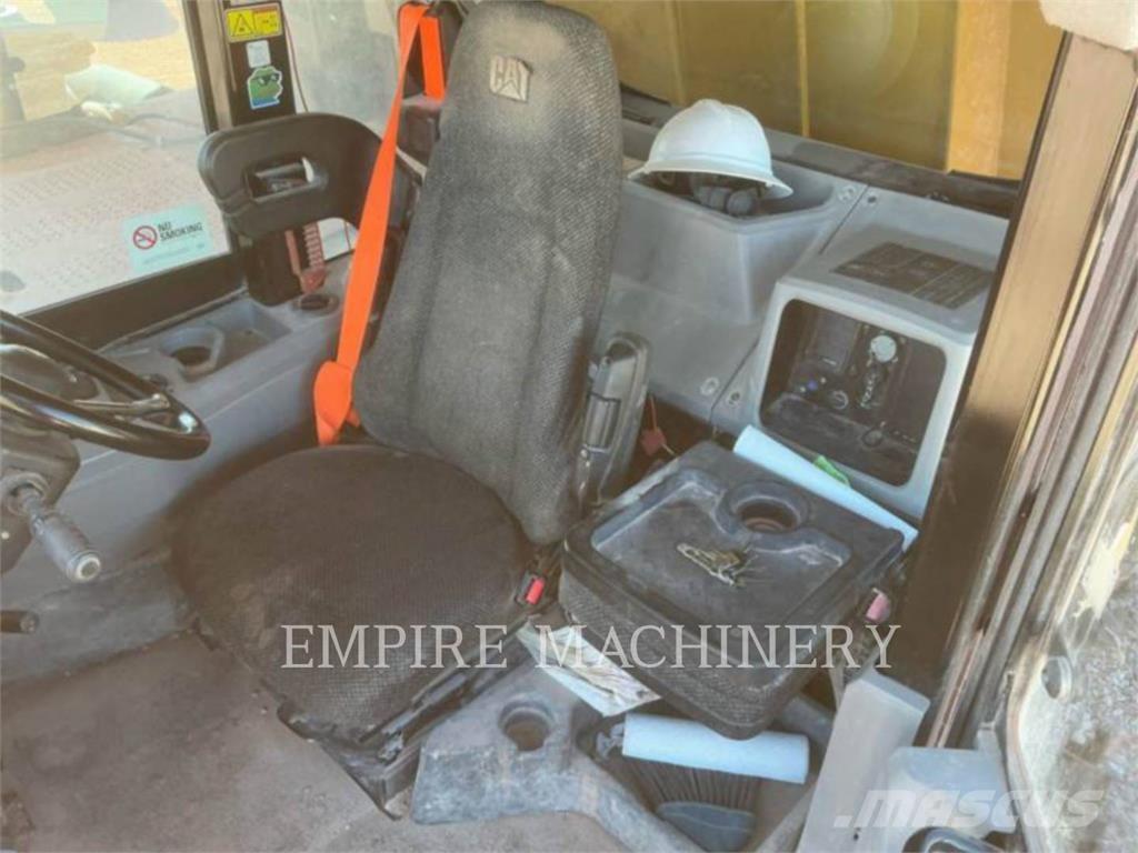 CAT 773F Зчленовані самоскиди