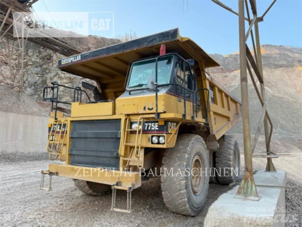 CAT 775E Зчленовані самоскиди