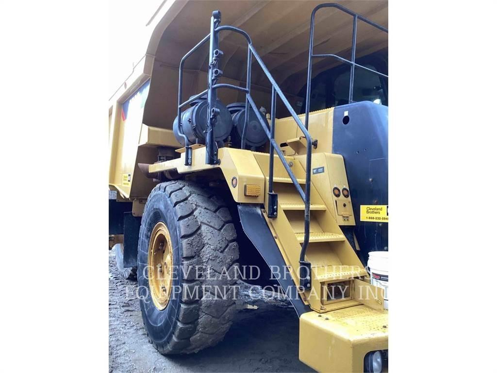 CAT 775F Зчленовані самоскиди