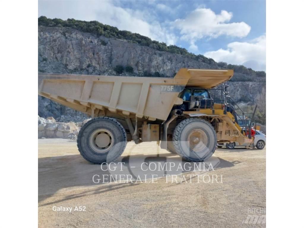 CAT 775F Зчленовані самоскиди