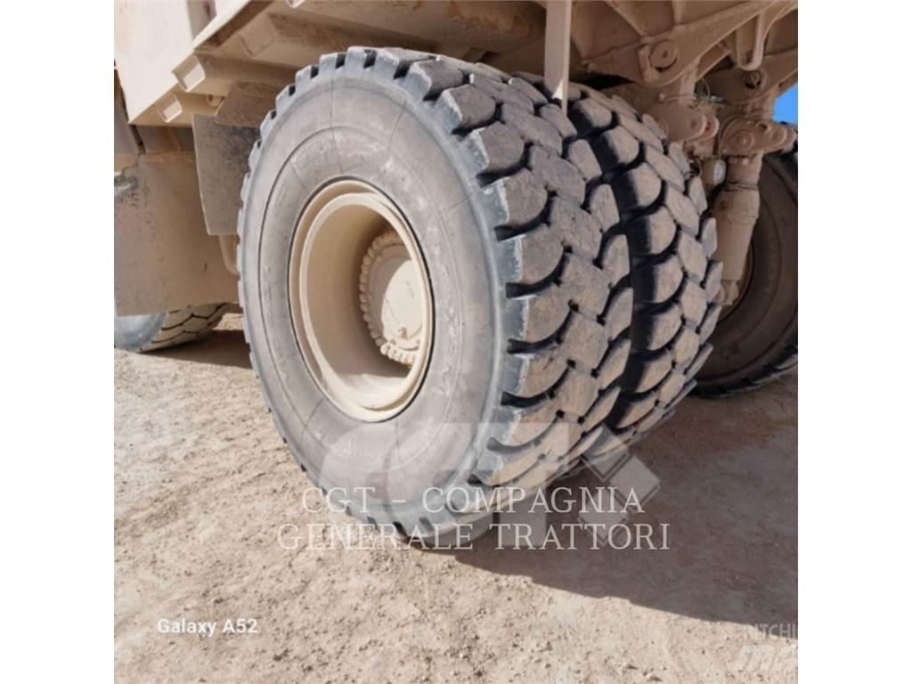 CAT 775F Зчленовані самоскиди