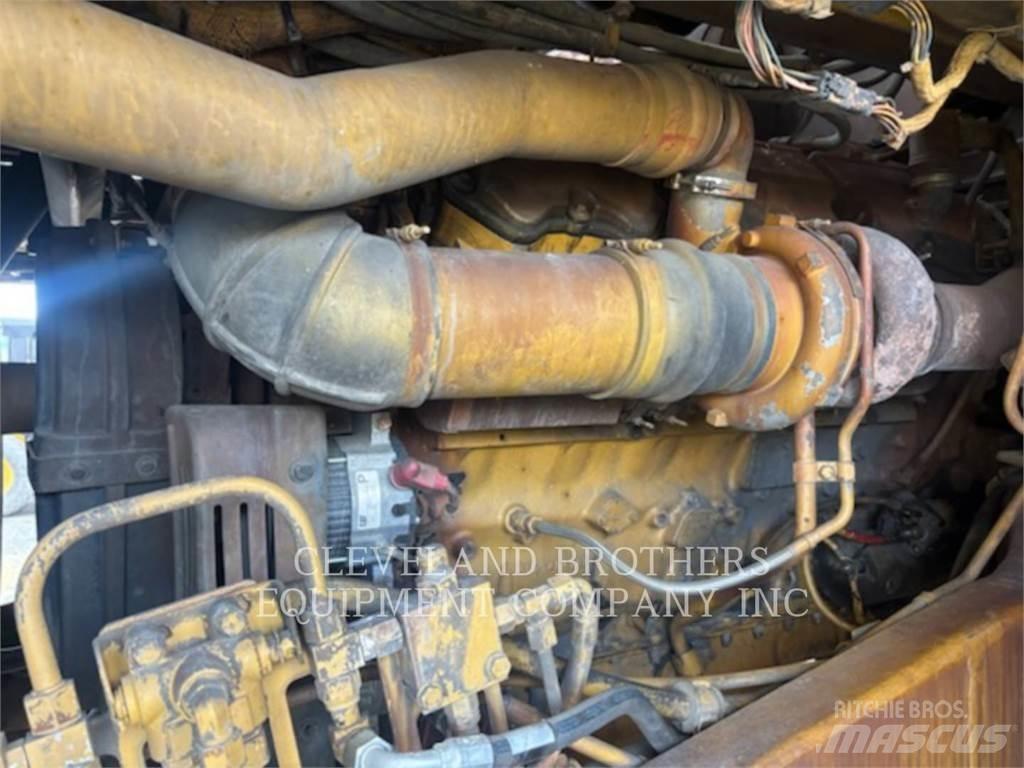 CAT 775F Поливальні машини