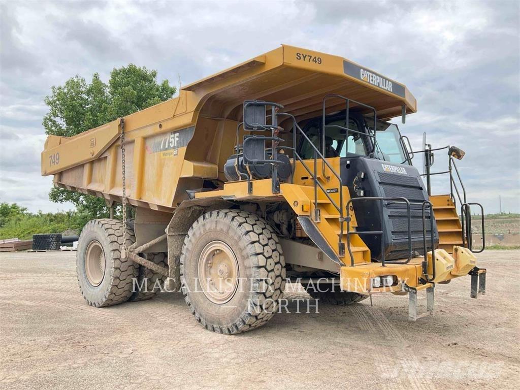 CAT 775F Зчленовані самоскиди